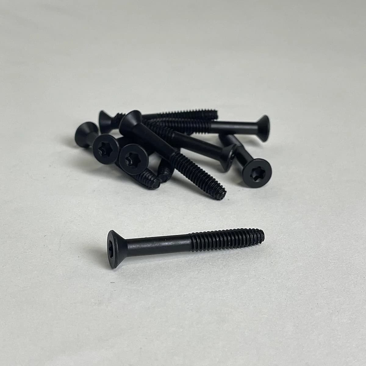 Trailer Deck Screws 1/4-20 x 2" T30 Torx Partially Threaded Flat Head Type F Thread-Cutting Screw Phosphate Coated Hardware